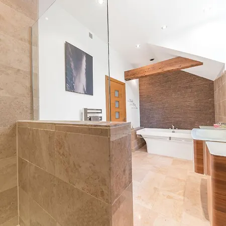 Tanglewood, Stunning Lakeside On Coniston Water High Nibthwaite